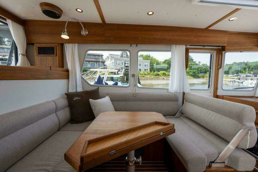 800k    900k Stock 7 32ft Targa Yacht For Sale