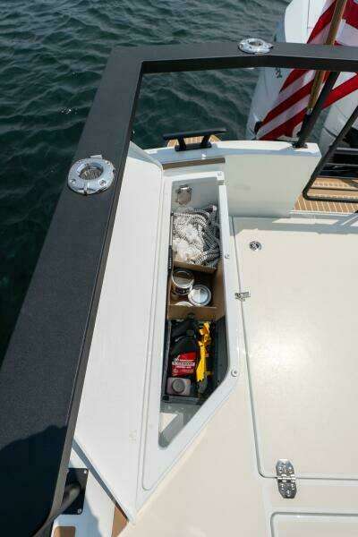 800k    900k OB Stock 7 32ft Targa Yacht For Sale