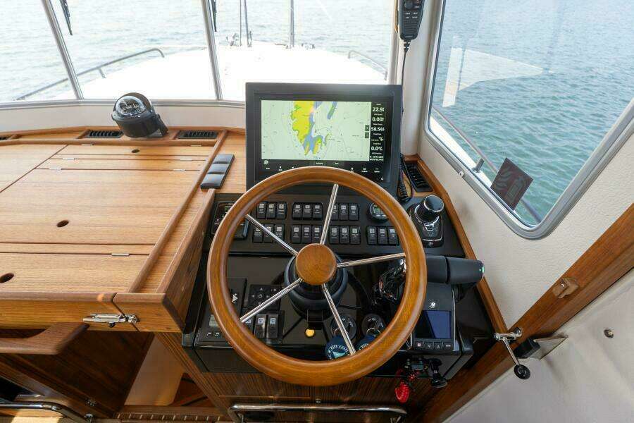 800k    900k OB Stock 7 32ft Targa Yacht For Sale