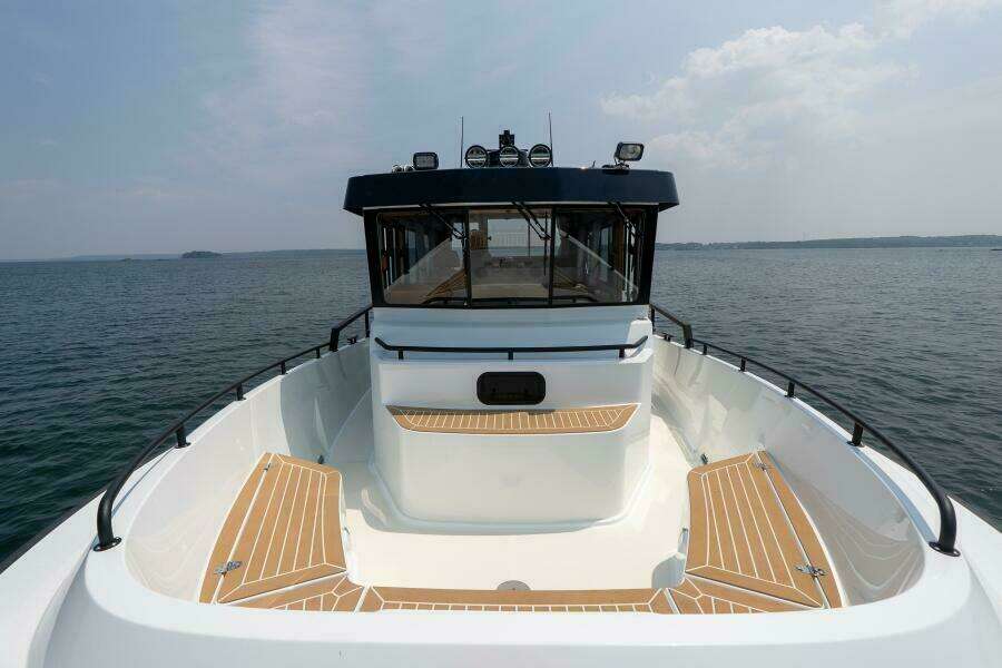 800k    900k OB Stock 7 32ft Targa Yacht For Sale