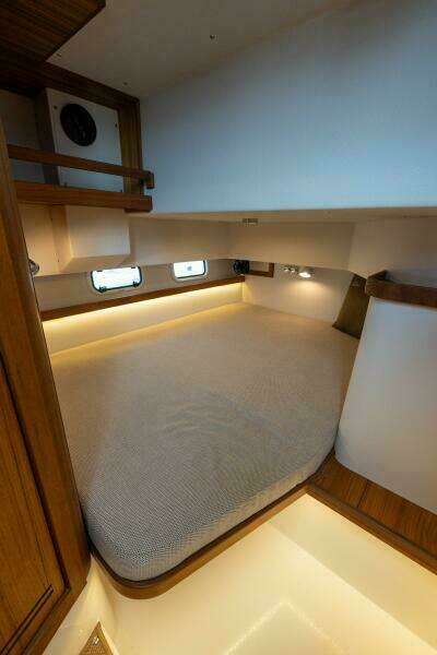 800k    900k OB Stock 7 32ft Targa Yacht For Sale