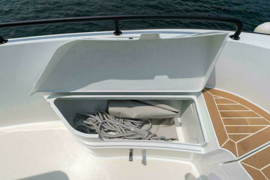 800k    900k OB Stock 7 32ft Targa Yacht For Sale