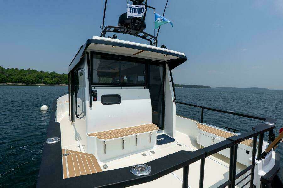 800k    900k OB Stock 7 32ft Targa Yacht For Sale