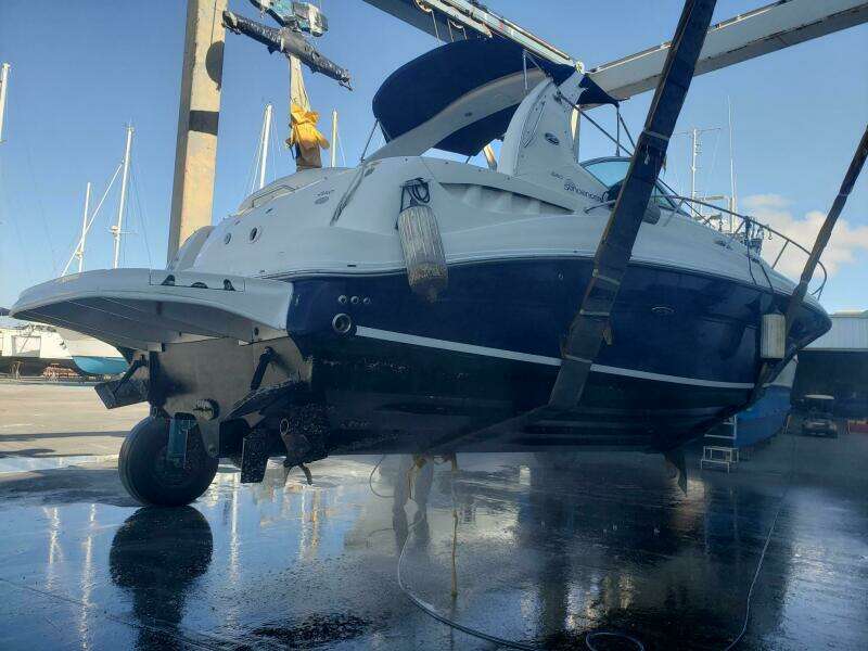 2005 Sea Ray 320 Sundancer