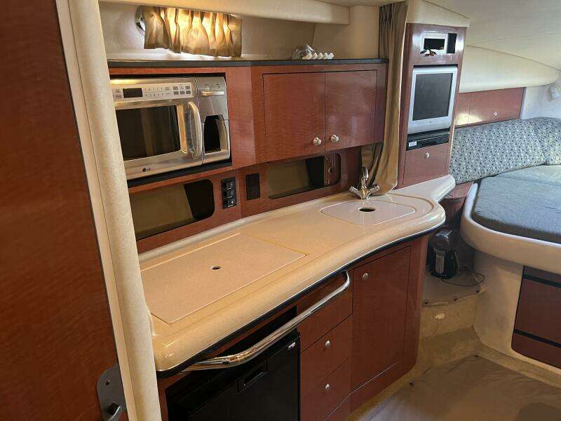 2005 Sea Ray 320 Sundancer