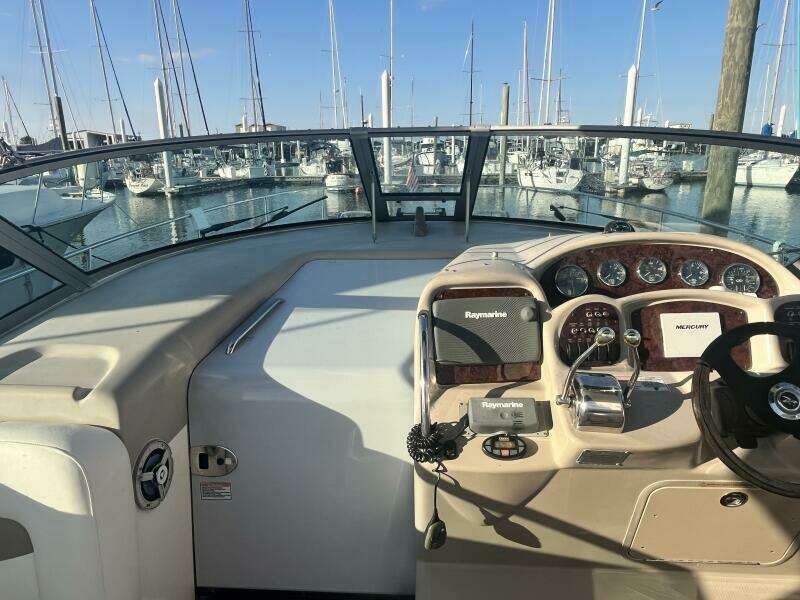 2005 Sea Ray 320 Sundancer