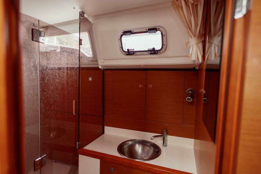 PRIMO 38ft Jeanneau Yacht For Sale
