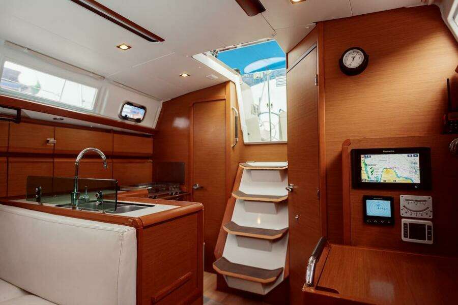 PRIMO 38ft Jeanneau Yacht For Sale