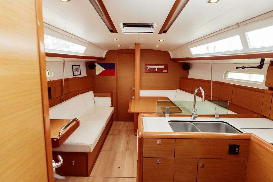 PRIMO 38ft Jeanneau Yacht For Sale