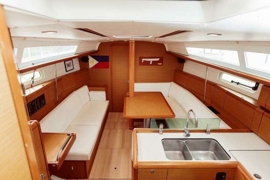 PRIMO 38ft Jeanneau Yacht For Sale
