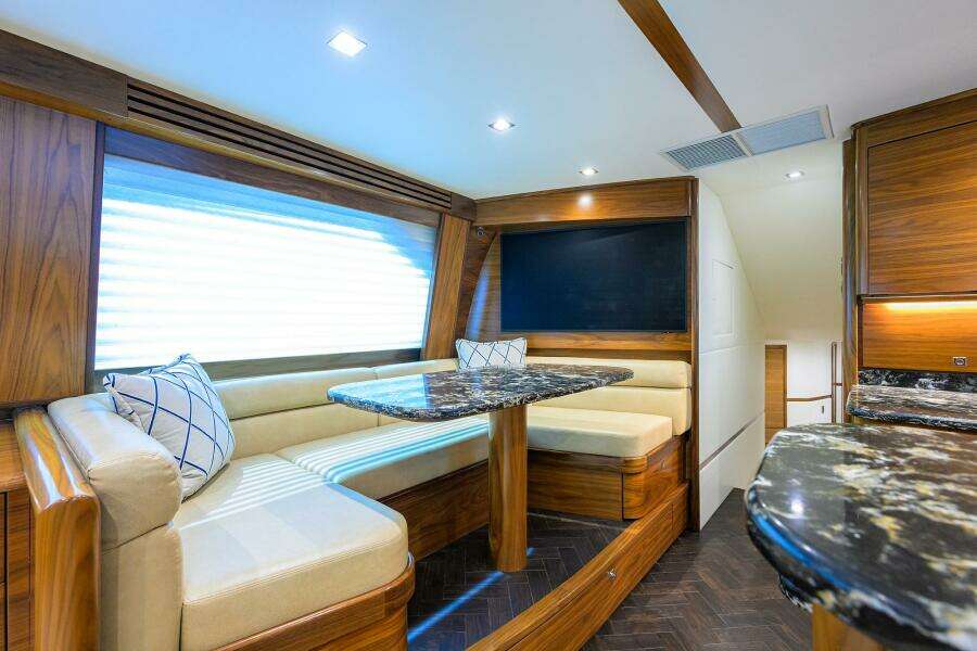 2023 Viking 64 Convertible - Dinette 2023 Viking 64 Convertible - Dinette
