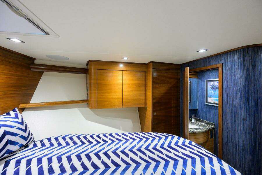 2023 Viking 64 Convertible - Stateroom 2023 Viking 64 Convertible - Stateroom