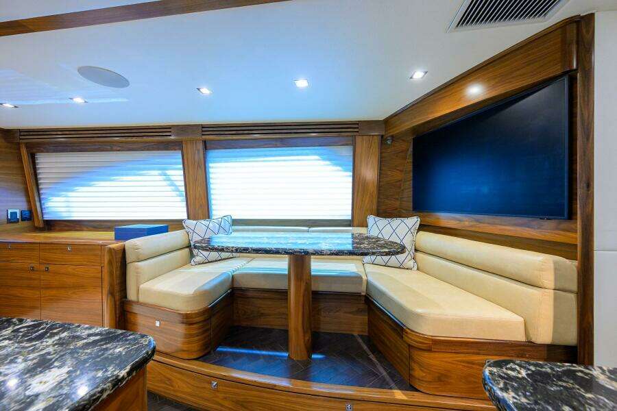 2023 Viking 64 Convertible - Dinette 2023 Viking 64 Convertible - Dinette