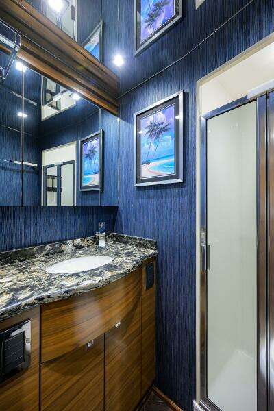 2023 Viking 64 Convertible - Head 2023 Viking 64 Convertible - Head