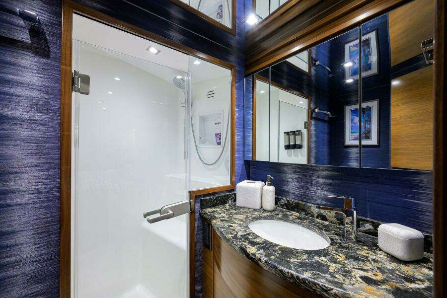 2023 Viking 64 Convertible - Head 2023 Viking 64 Convertible - Head