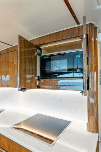 2021 Viking 54 Convertible HAMMERHEADS Salon