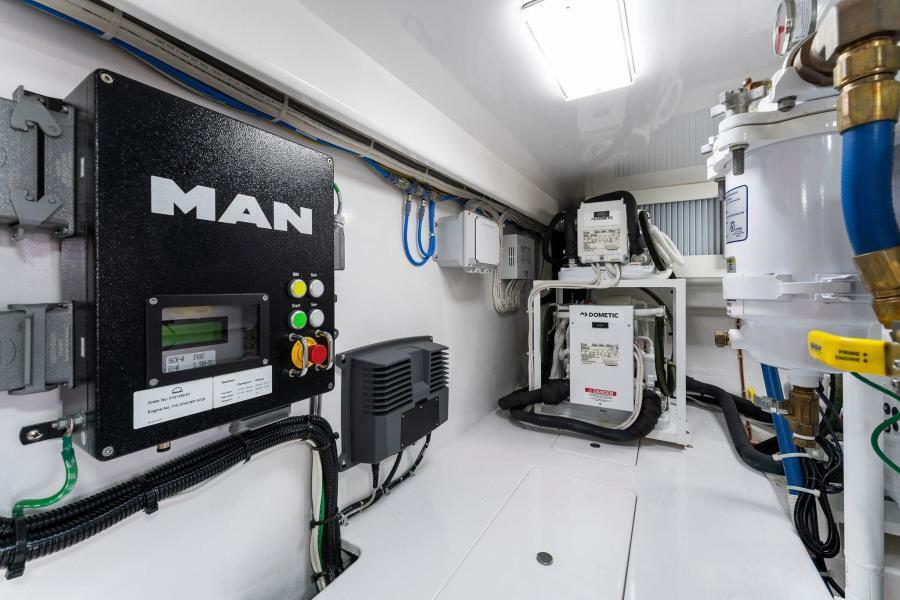 54' 2021 Viking 54 Convertible