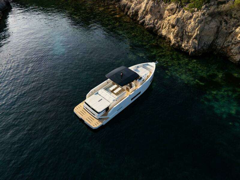 42ft De Antonio Yacht For Sale