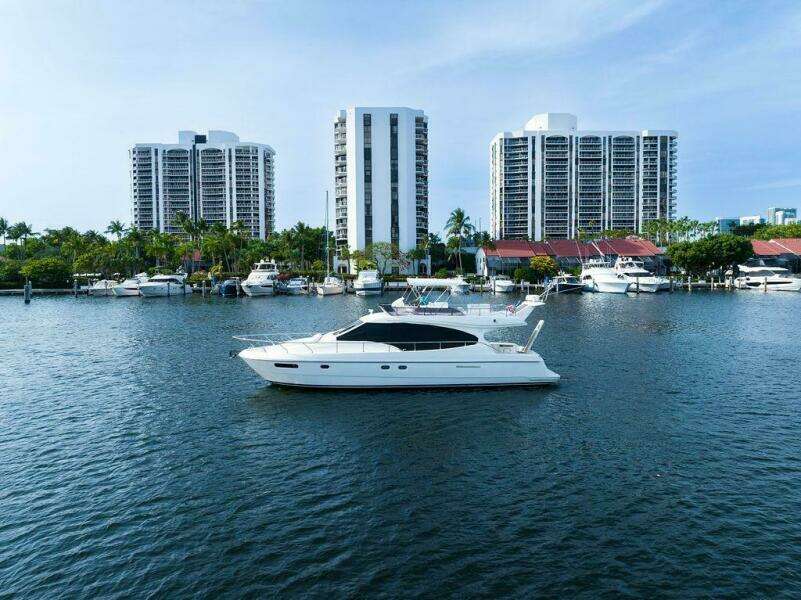 47ft Ferretti Yachts Yacht For Sale