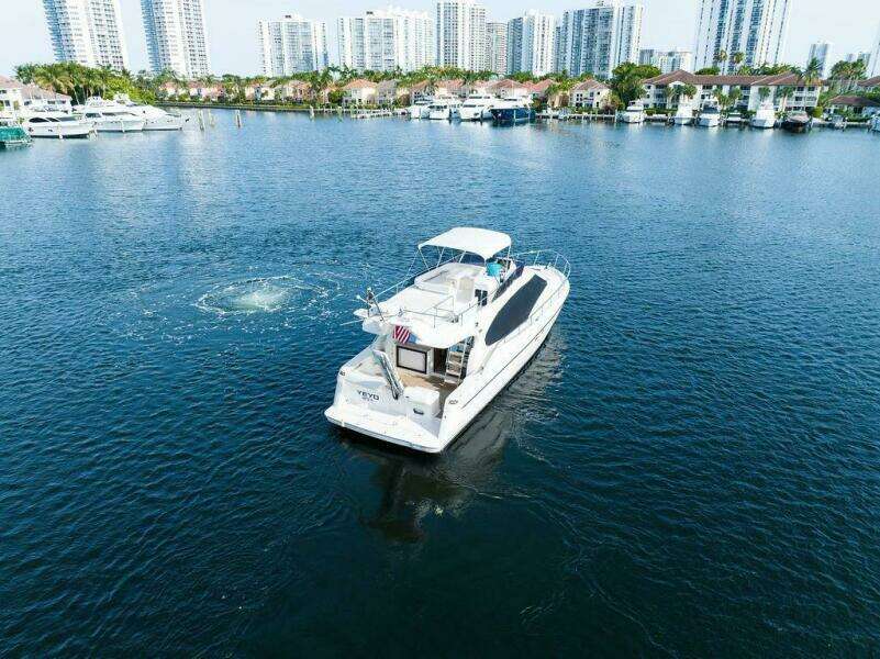 47ft Ferretti Yachts Yacht For Sale