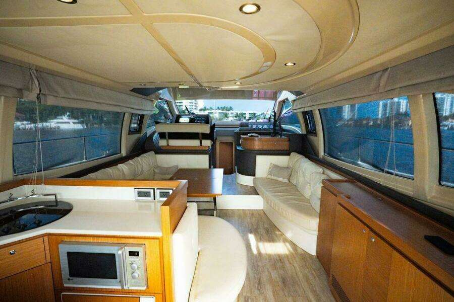 47ft Ferretti Yachts Yacht For Sale