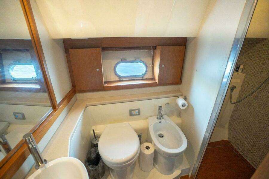 47ft Ferretti Yachts Yacht For Sale