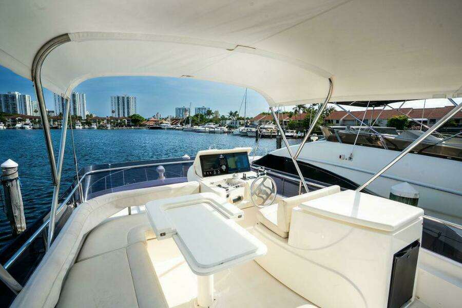 47ft Ferretti Yachts Yacht For Sale