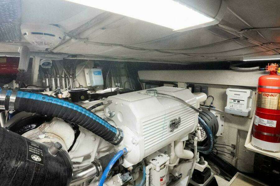 47ft Ferretti Yachts Yacht For Sale