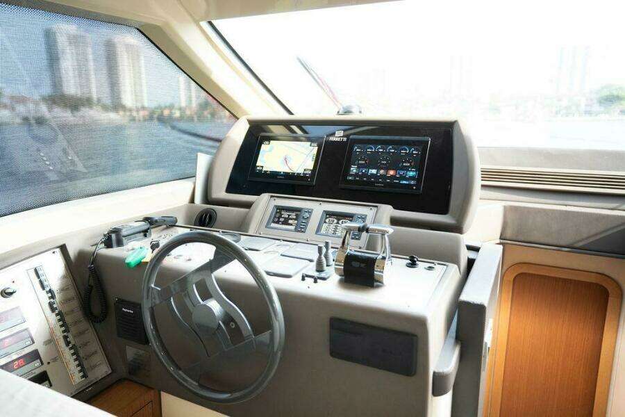 47ft Ferretti Yachts Yacht For Sale