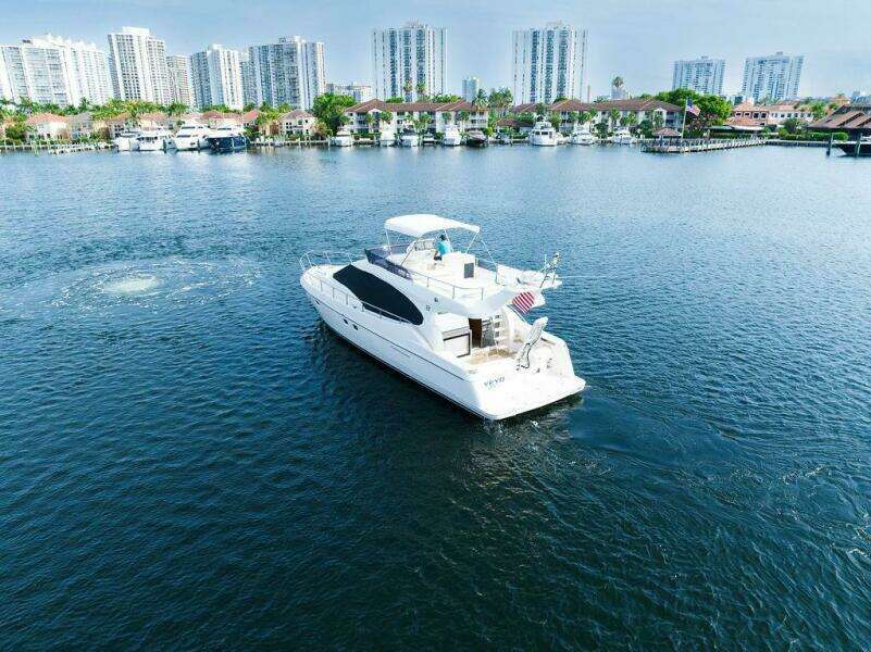47ft Ferretti Yachts Yacht For Sale