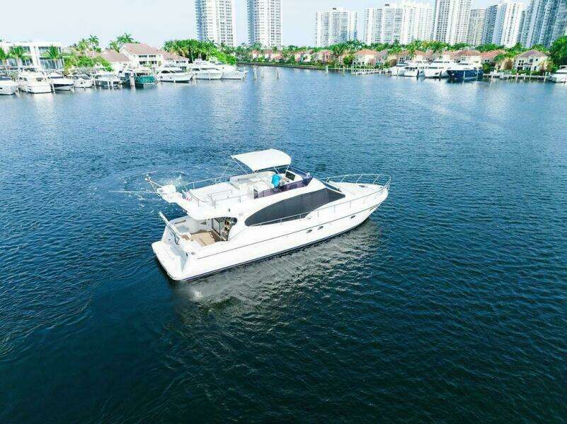 47ft Ferretti Yachts Yacht For Sale