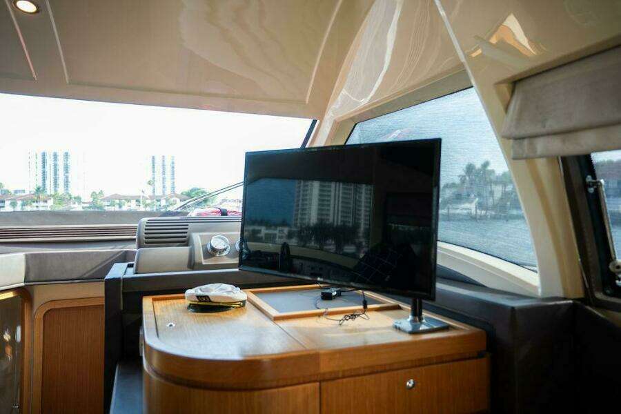 47ft Ferretti Yachts Yacht For Sale