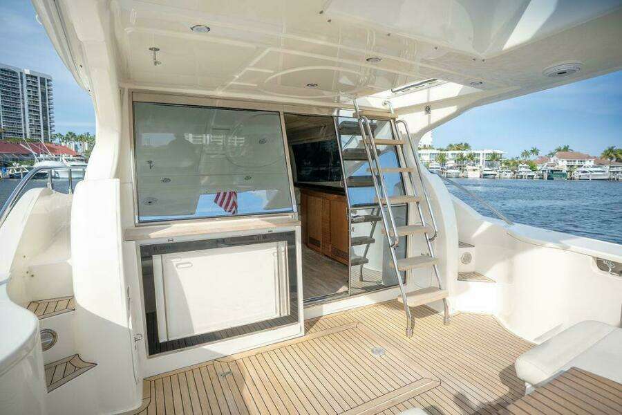 47ft Ferretti Yachts Yacht For Sale