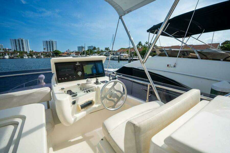 47ft Ferretti Yachts Yacht For Sale
