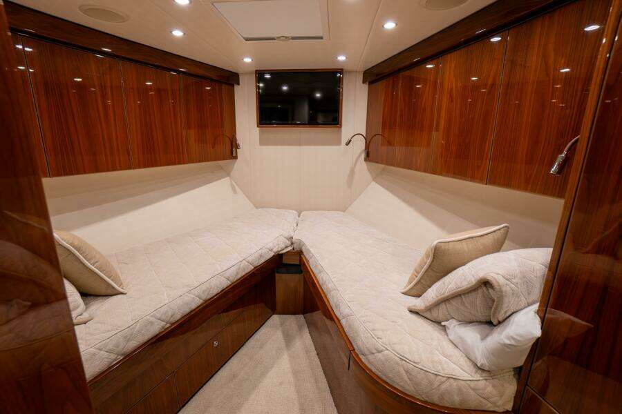 2021 72 Viking EB Our Trade V Berth (1)