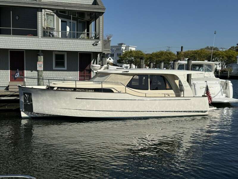 Landfall 33ft Greenline Yacht For Sale