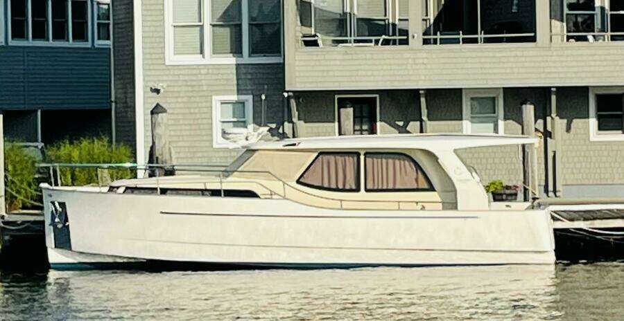 Landfall 33ft Greenline Yacht For Sale