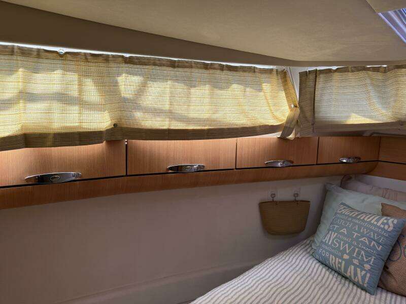 Landfall 33ft Greenline Yacht For Sale