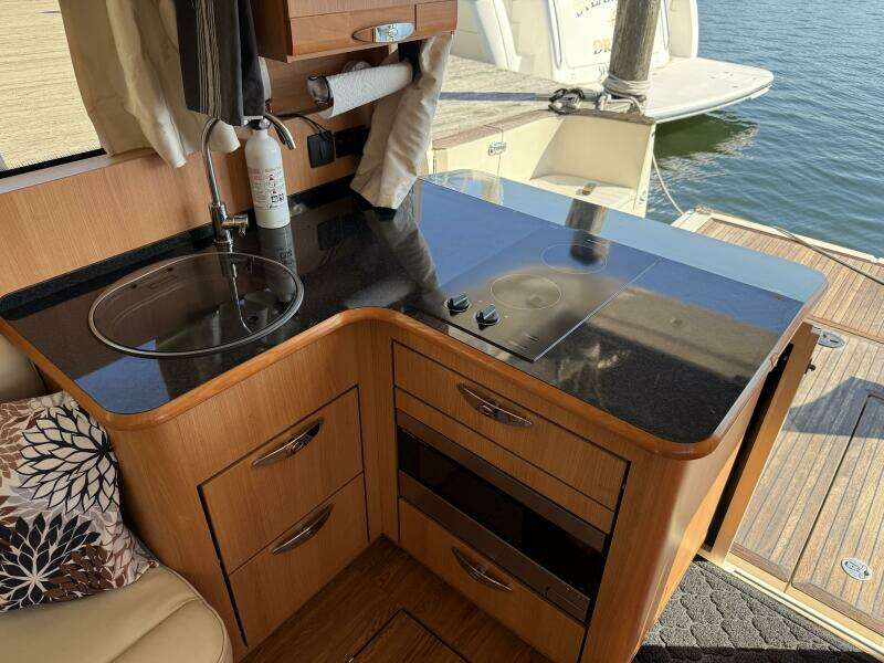 Landfall 33ft Greenline Yacht For Sale