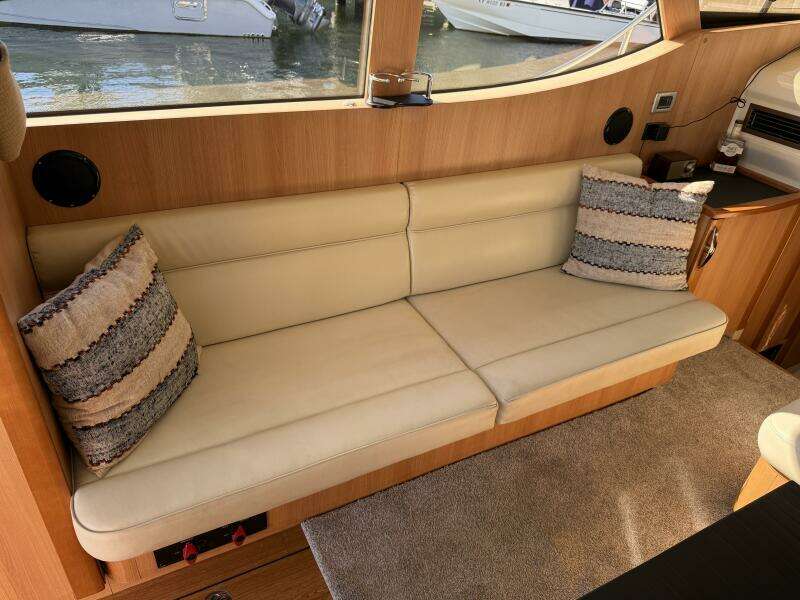 Landfall 33ft Greenline Yacht For Sale
