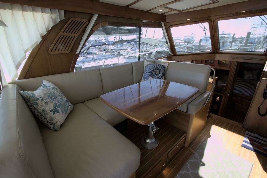 FLIGHT LEVEL ZERO 38ft Sabre Yacht For Sale FLIGHT LEVEL ZERO 38ft Sabre Yacht For Sale