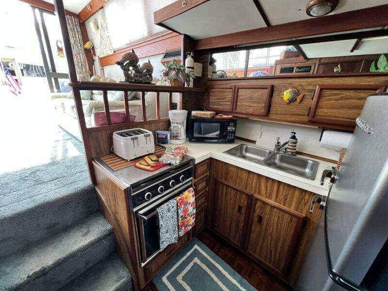 35ft Viking Yacht For Sale