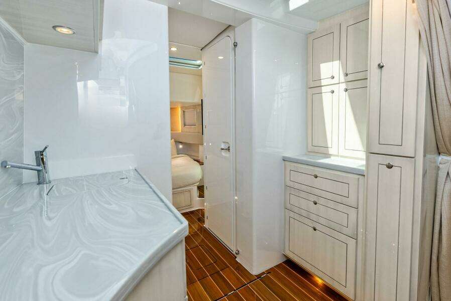 56ft HCB Yacht For Sale