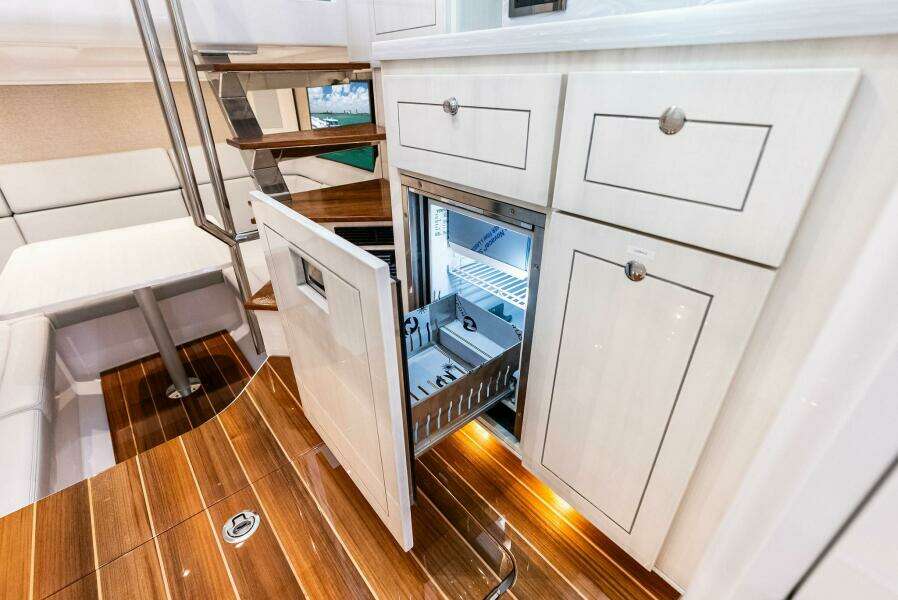 56ft HCB Yacht For Sale
