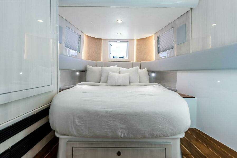 56ft HCB Yacht For Sale