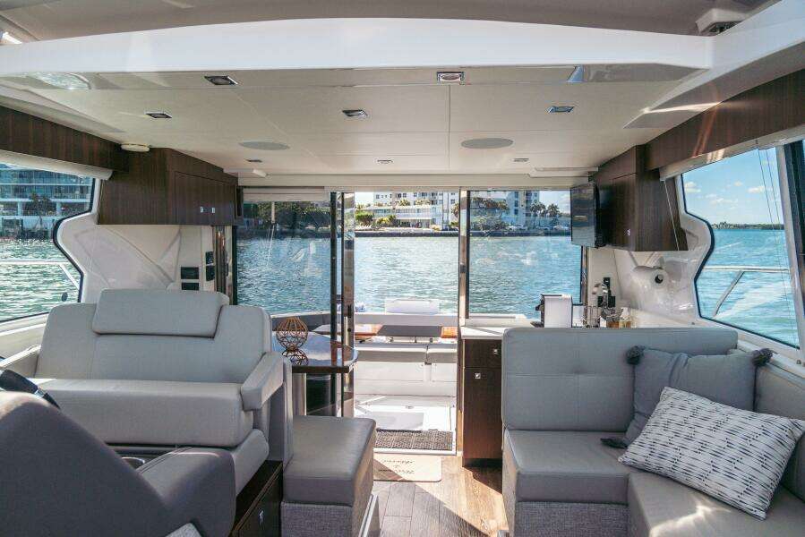 T E O 42ft Cruisers Yachts Yacht For Sale