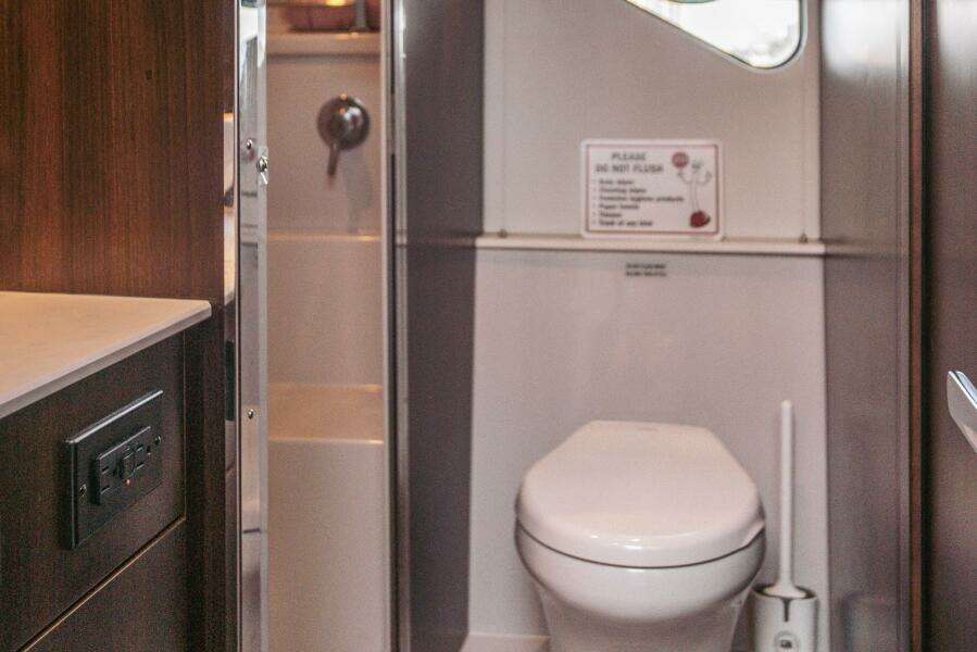 T E O 42ft Cruisers Yachts Yacht For Sale