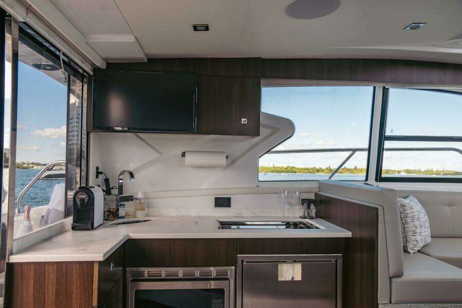 T E O 42ft Cruisers Yachts Yacht For Sale