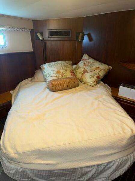 45ft Hatteras Yacht For Sale