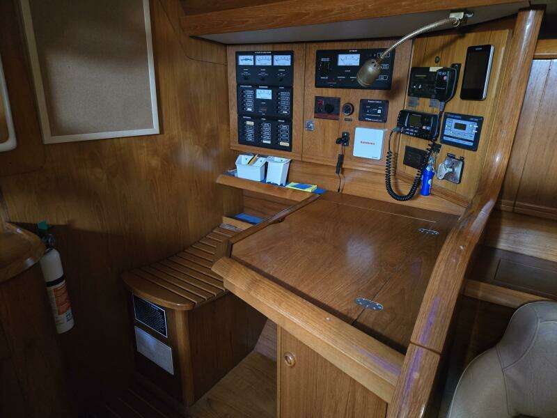 Luthien 42ft Jeanneau Yacht For Sale